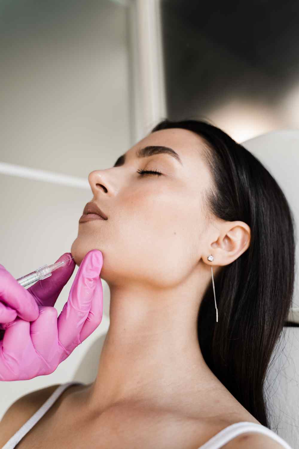 What are the benefits of getting the jawline fillers